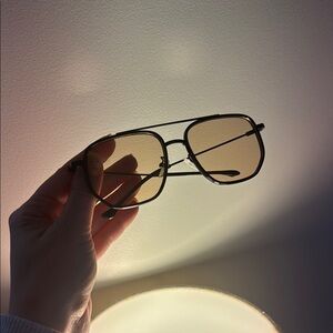 Stylish Black Aviator Sunglasses with Tan Lenses